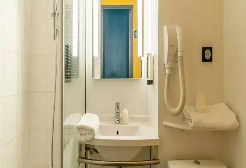 B&B HOTEL Marseille Prado Parc des Expositions