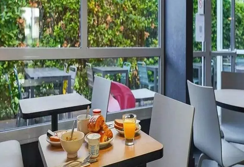 B&B HOTEL Marseille Prado Parc des Expositions