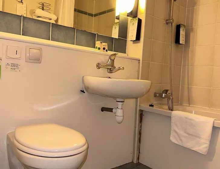 בית מלון כפרי Campanile Charleville Mezieres