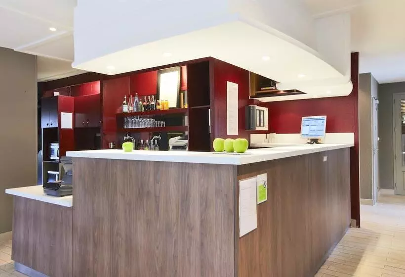 בית מלון כפרי Campanile Charleville Mezieres