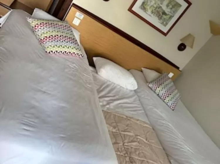 בית מלון כפרי Campanile Charleville Mezieres