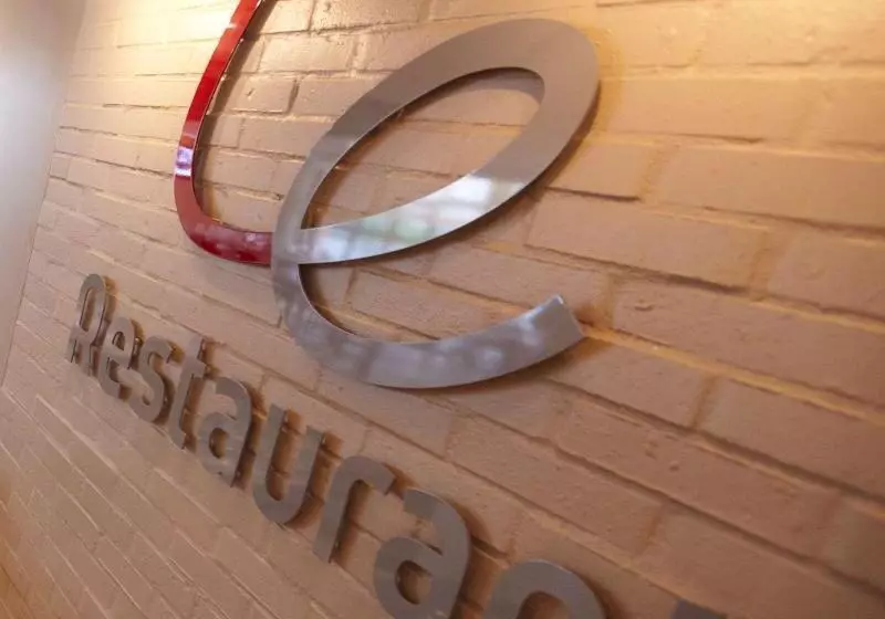 호텔 Campanile Conflans Sainte Honorine