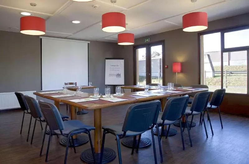 호텔 Campanile Conflans Sainte Honorine