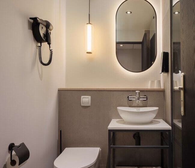 هتل Campanile Lille Est Villeneuve D Ascq