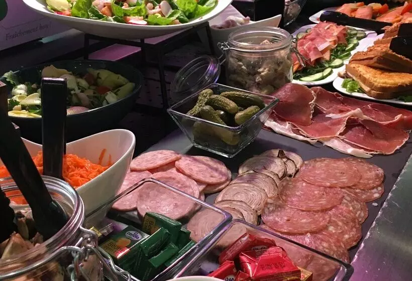 Hotel Campanile Paris Ouest Nanterre La Defense