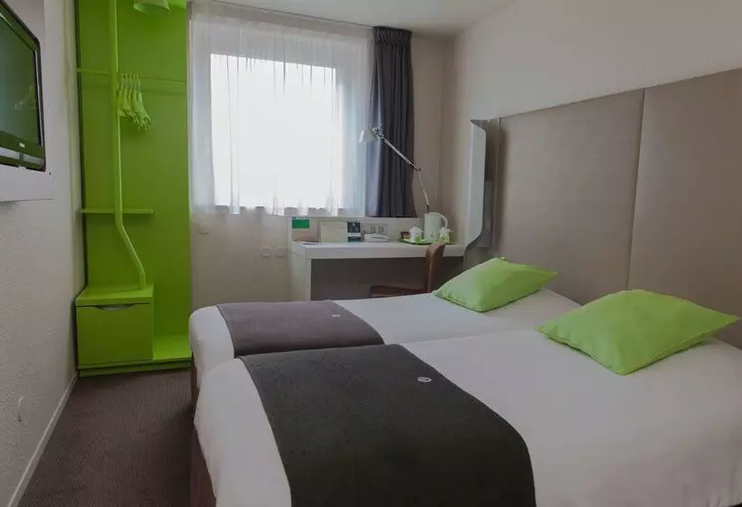 Hotel Campanile Paris Ouest Nanterre La Defense
