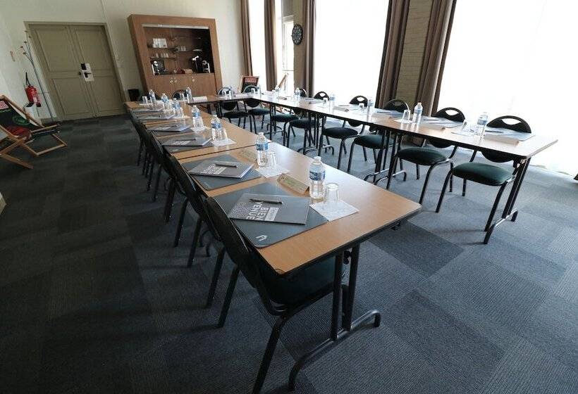 هتل Campanile Paris Ouest Nanterre La Defense