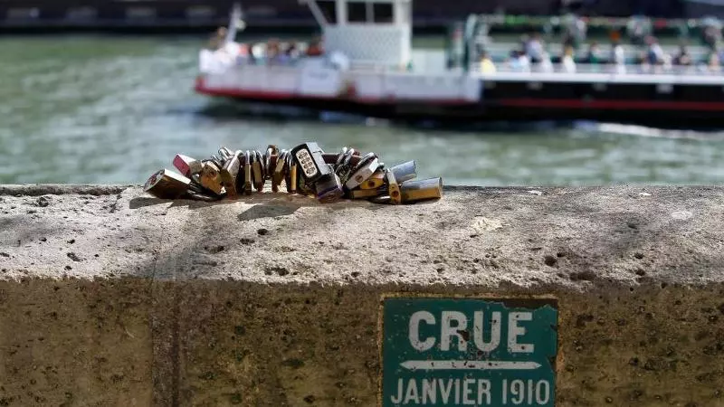 ホテル Hôtel Des Deux Iles   Notre Dame