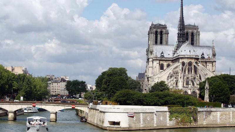 هتل Hôtel Des Deux Iles Notre Dame