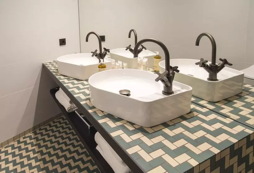 Hannong Hotel & Wine Bar