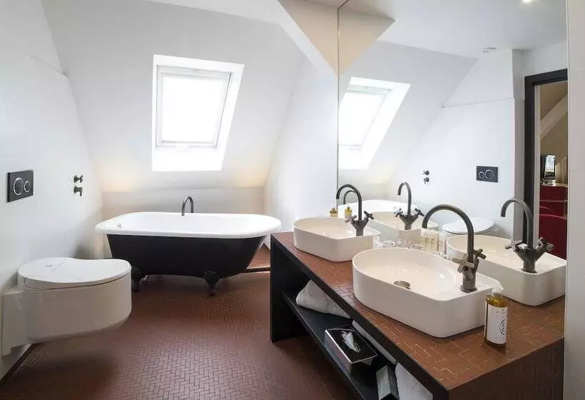 Hannong Hotel & Wine Bar