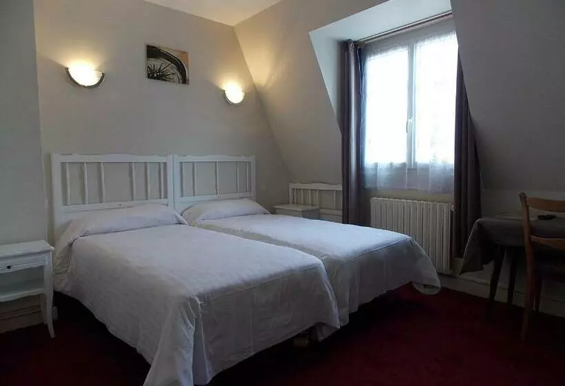 فندق Hostel Du Roy