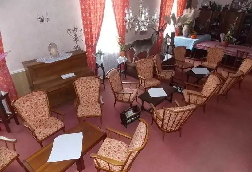 فندق Hostel Du Roy