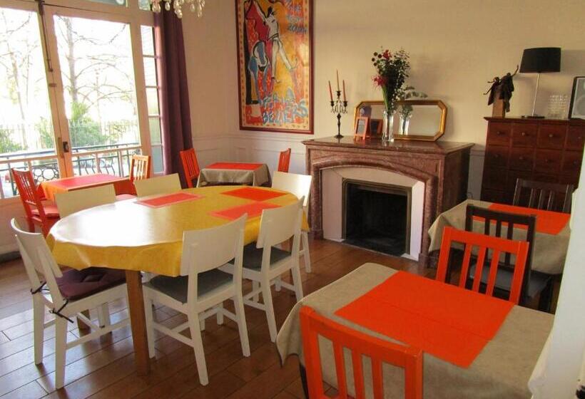 هتل Hôtel Des Poètes Avec Parking Sur Réservation