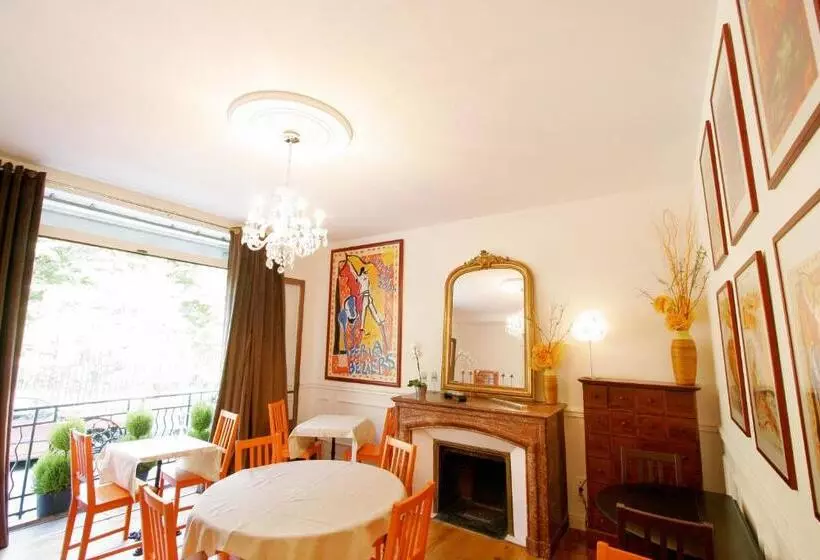 Отель Hôtel Des Poètes Avec Parking Sur Réservation