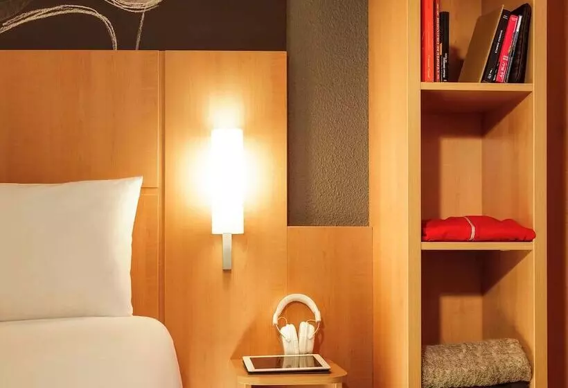 ホテル Ibis Angers Centre Chateau