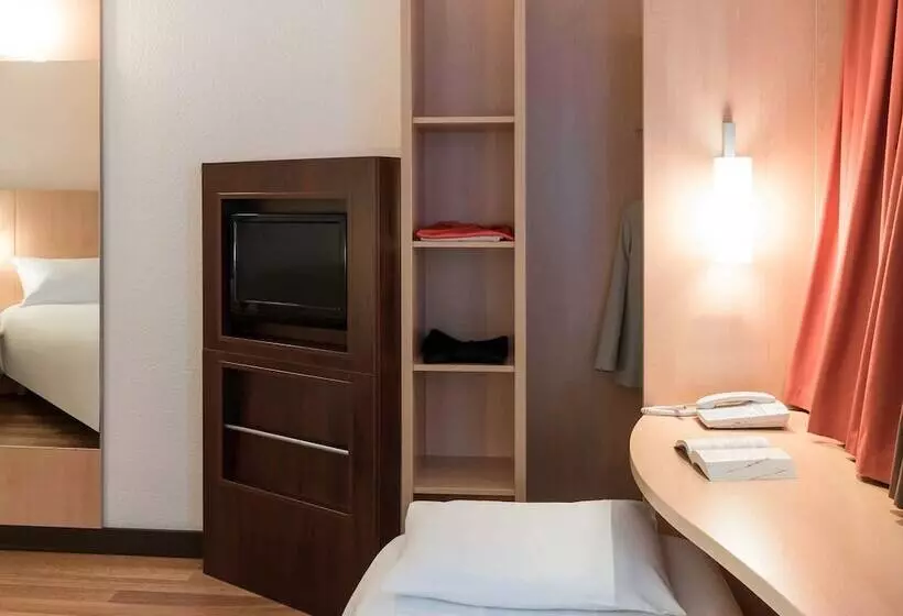 ホテル Ibis Angers Centre Chateau