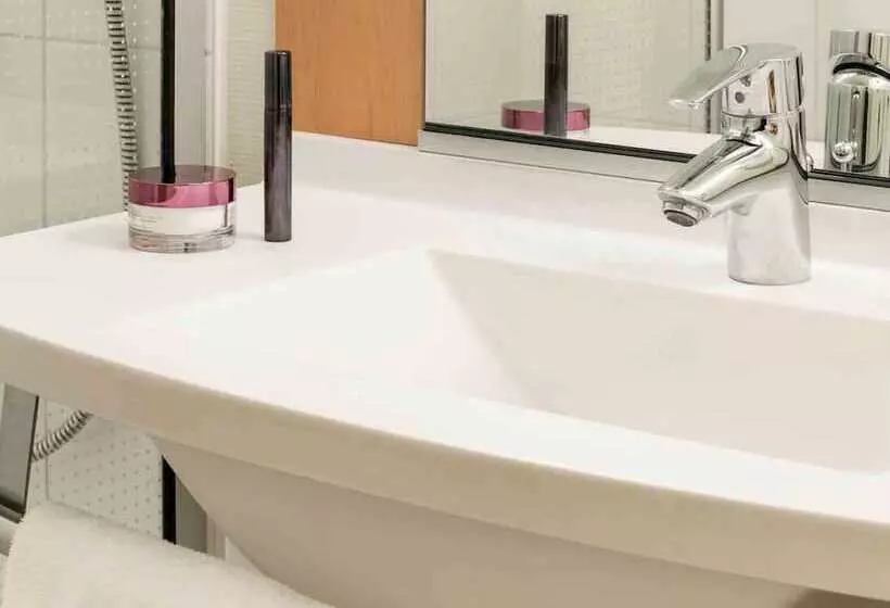 ホテル Ibis Angers Centre Chateau