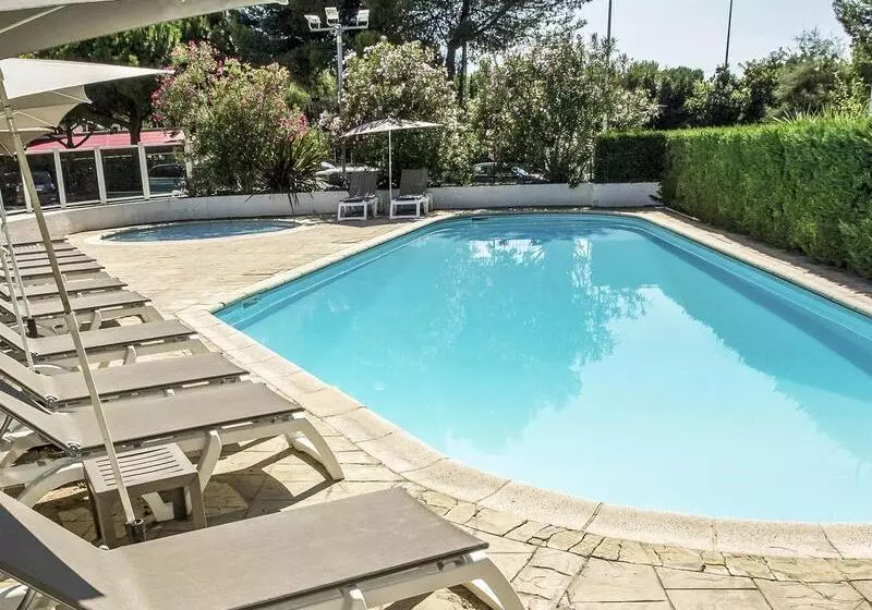 Отель Ibis Nîmes Ouest   A9