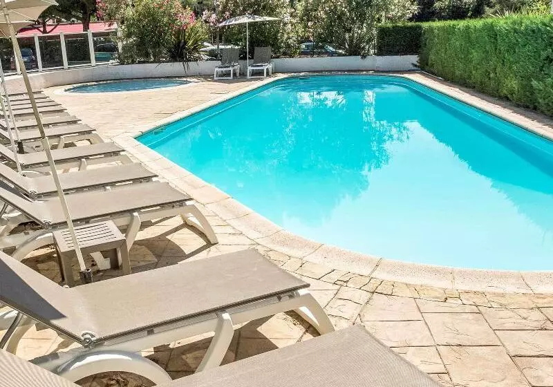 Отель Ibis Nîmes Ouest   A9