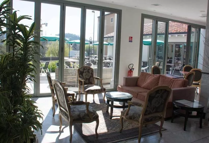 בית מלון כפרי Ibis Perigueux Centre