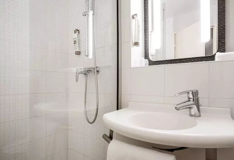 Hotel Ibis Saintdenis Stade Ouest