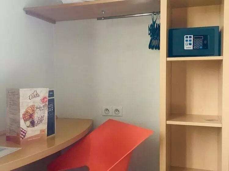 Hotel Ibis Saintdenis Stade Ouest