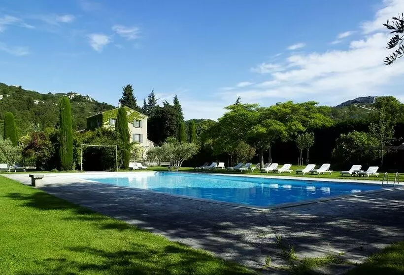 ホテル La Cabro D'or