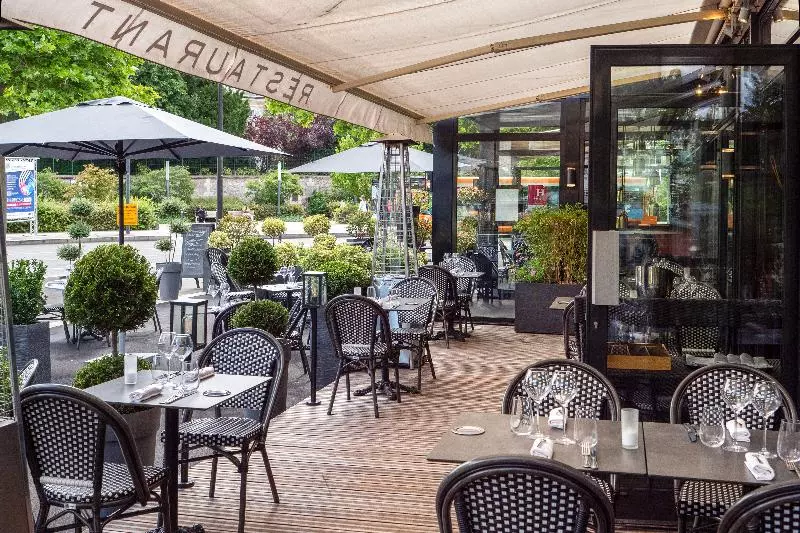 Hôtel Le Boeuf Couronné Chartres   Logis Hotels