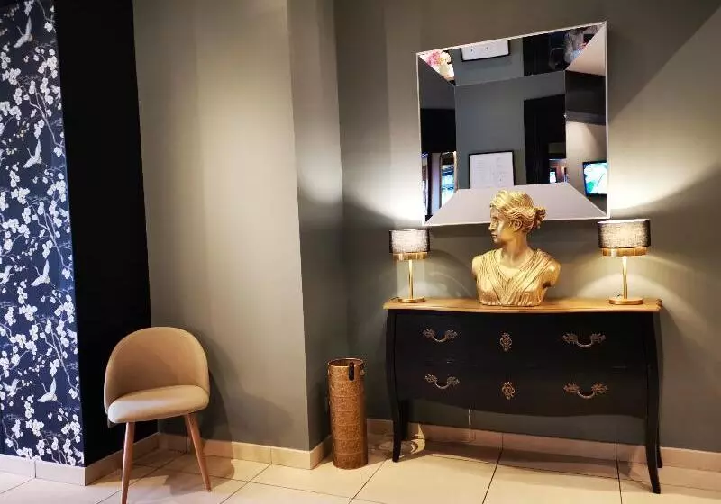 Hôtel Le Boeuf Couronné Chartres   Logis Hotels