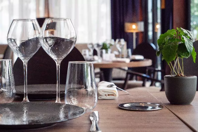 Hôtel Le Boeuf Couronné Chartres   Logis Hotels