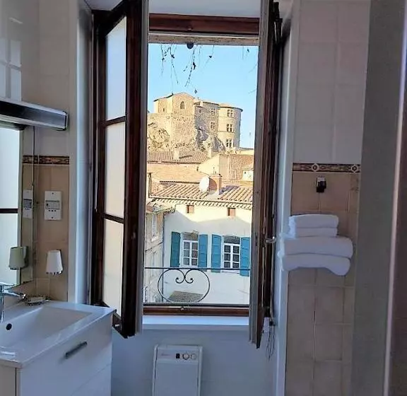 בית מלון כפרי Le Chateau