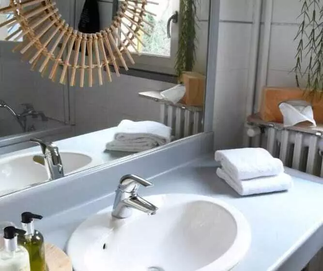 هتل Le Moulin Des Ruats