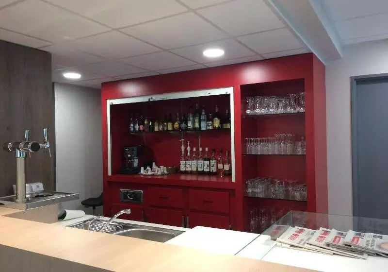 Отель The Originals City, Ara Hôtel