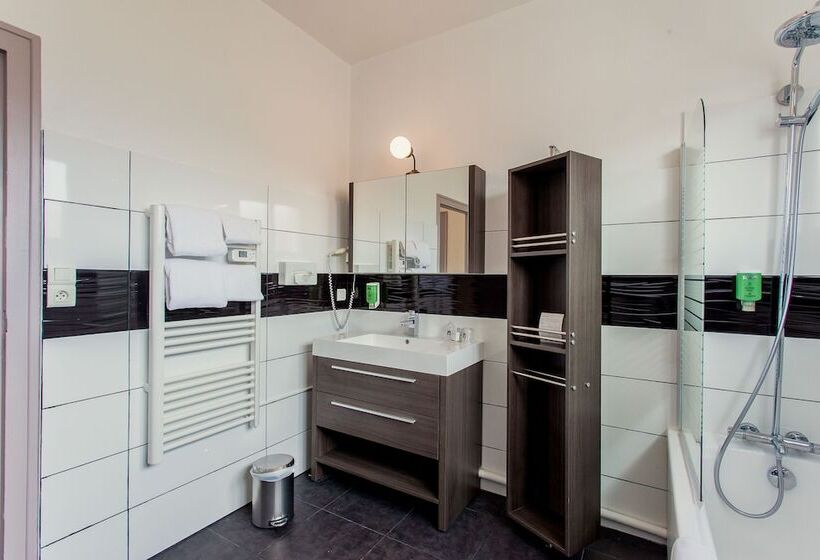 هتل The Originals City, Hôtel De L Europe, Saintnazaire