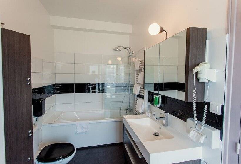 هتل The Originals City, Hôtel De L Europe, Saintnazaire