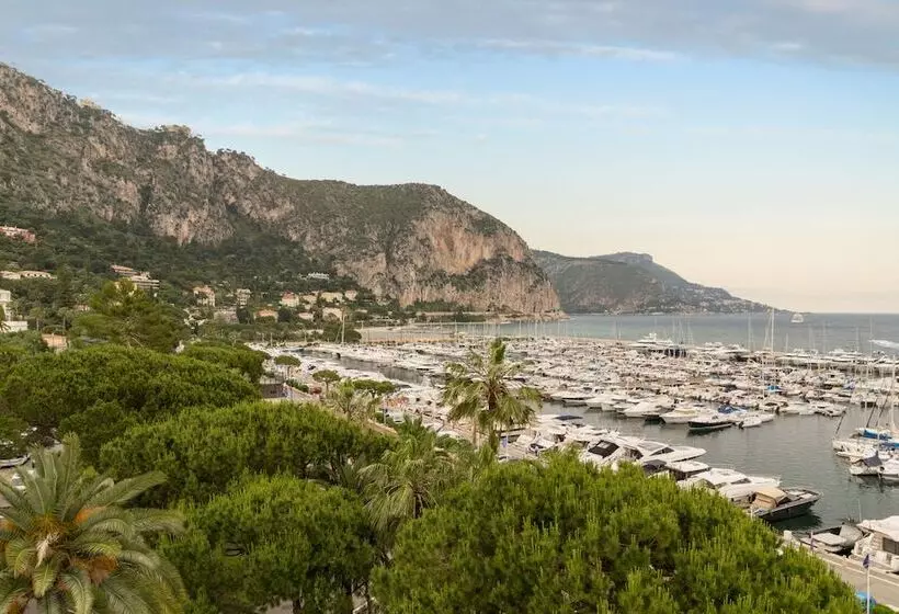 ホテル The Originals City, Hôtel Frisia, Beaulieusurmer