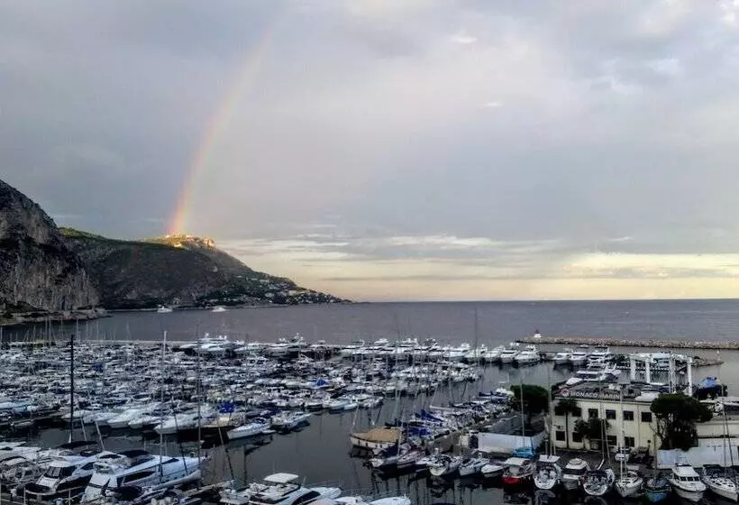 ホテル The Originals City, Hôtel Frisia, Beaulieusurmer