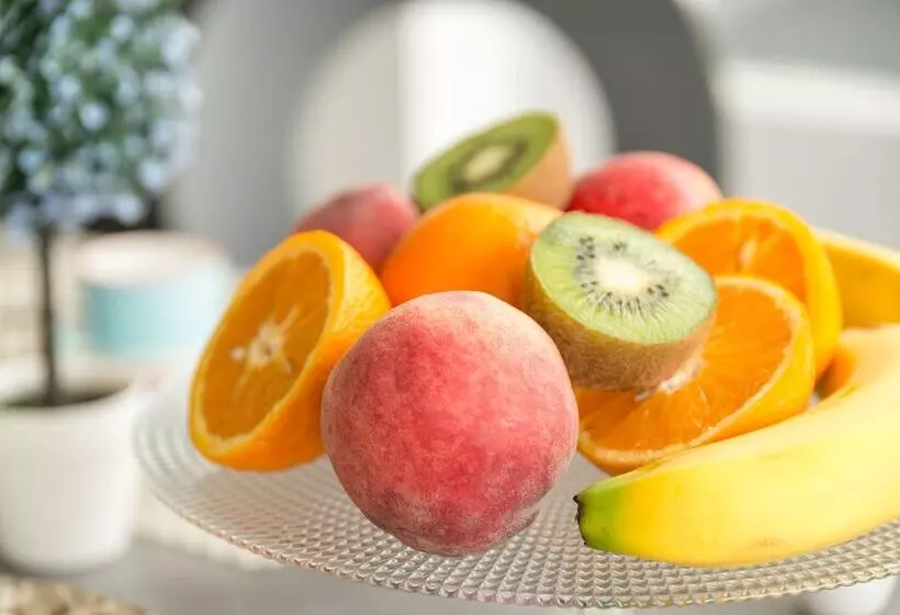 ホテル The Originals City, Hôtel Frisia, Beaulieusurmer