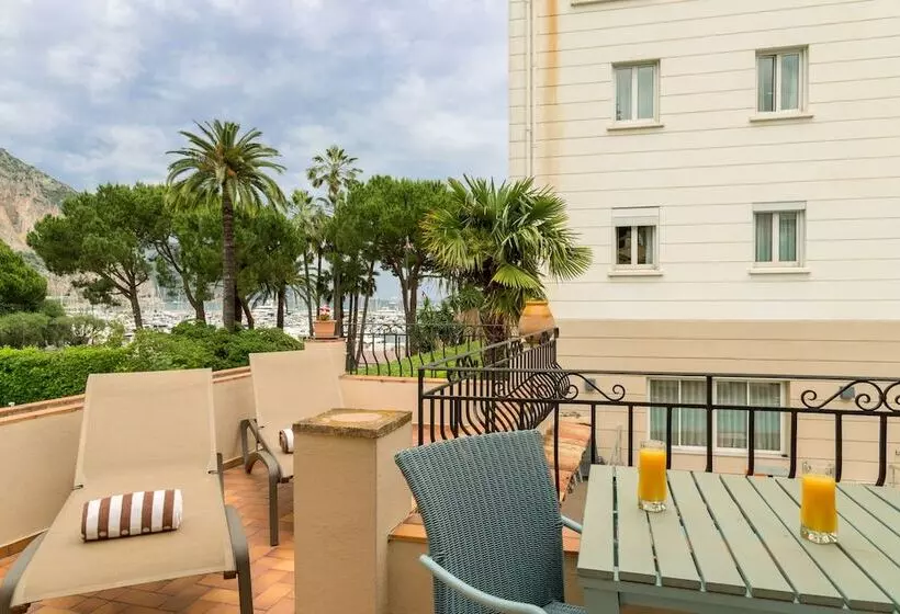 ホテル The Originals City, Hôtel Frisia, Beaulieusurmer