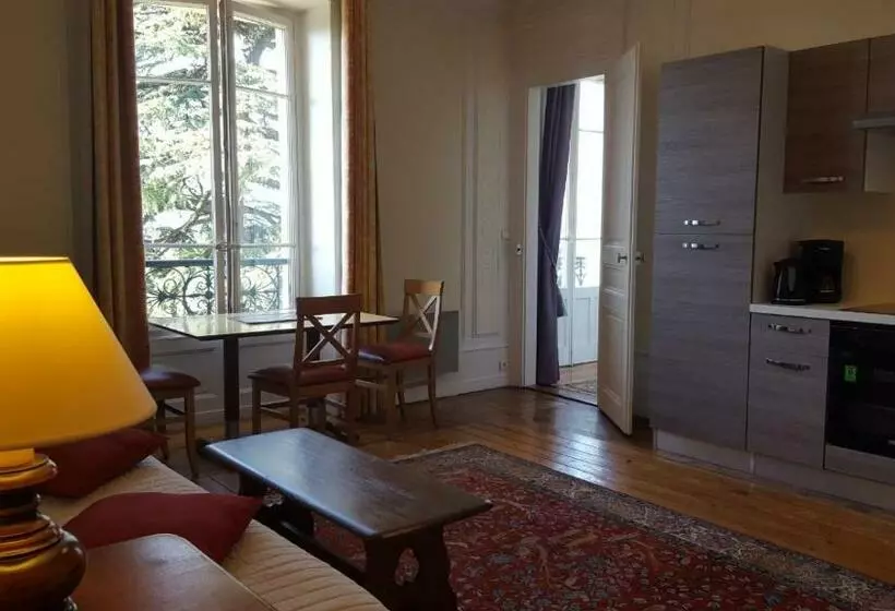 Отель Aux Meublés Du Manoir