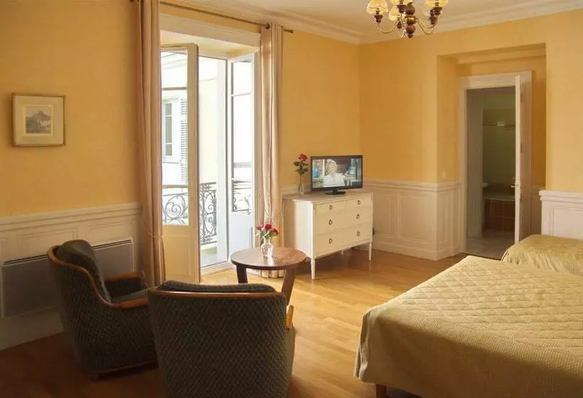 Отель Aux Meublés Du Manoir