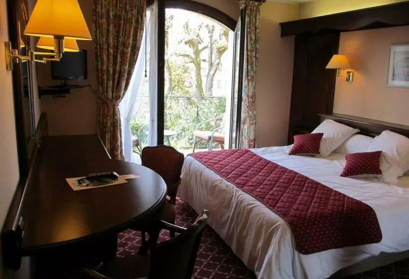 Отель Aux Meublés Du Manoir