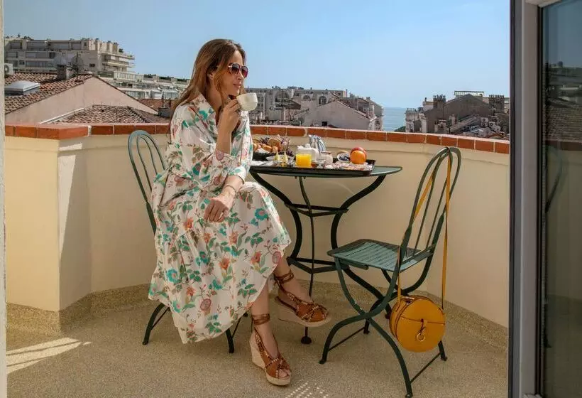 Отель Bw Premier Collection Mondial