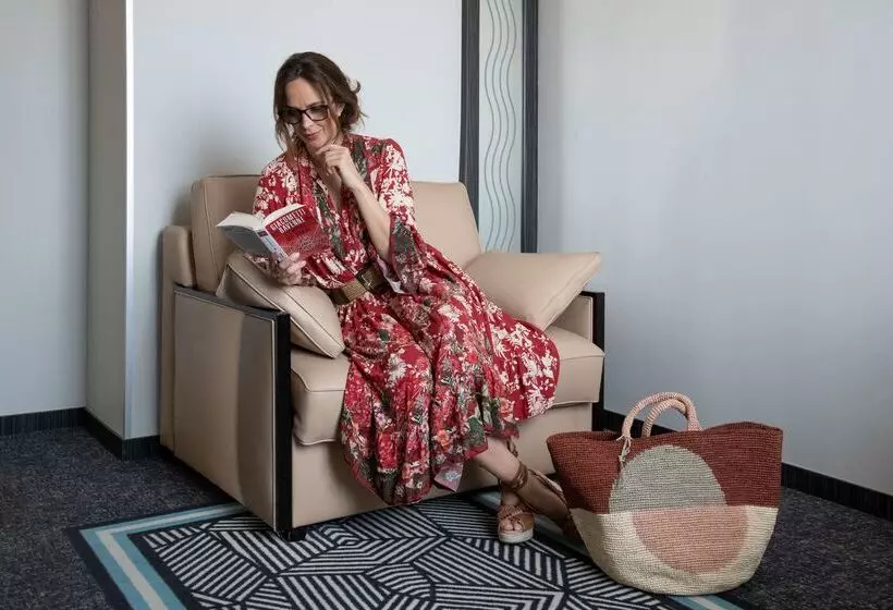 Отель Bw Premier Collection Mondial