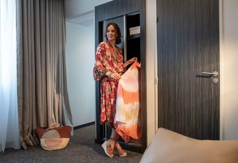 Отель Bw Premier Collection Mondial