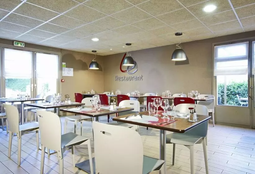 Отель Campanile Chanas