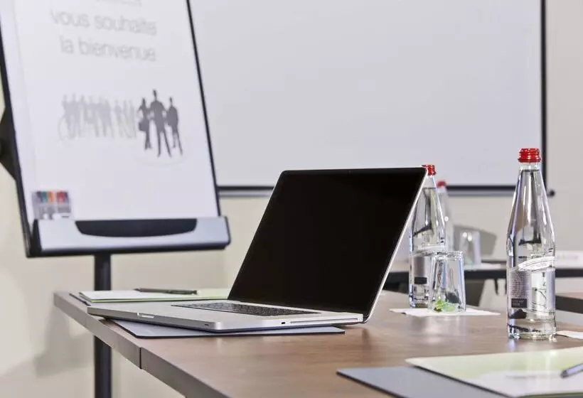 Отель Campanile Chanas