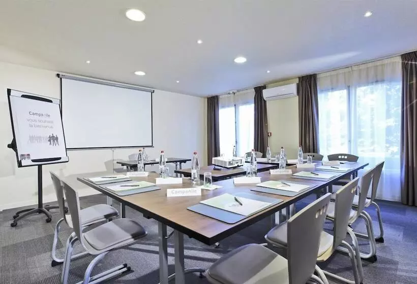 Отель Campanile Chanas