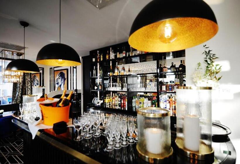 ホテル Hôtel Restaurant Le Touring   Teritoria